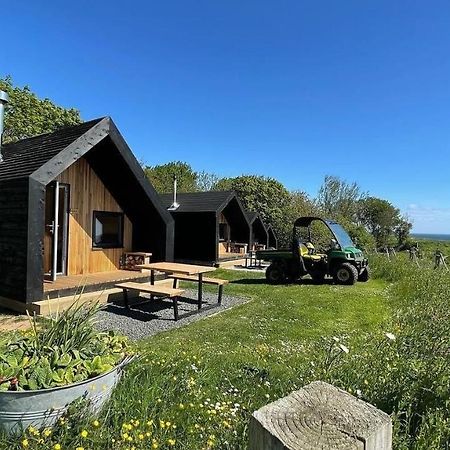 St Oswald Beach Hut 阿尔恩茅斯 外观 照片