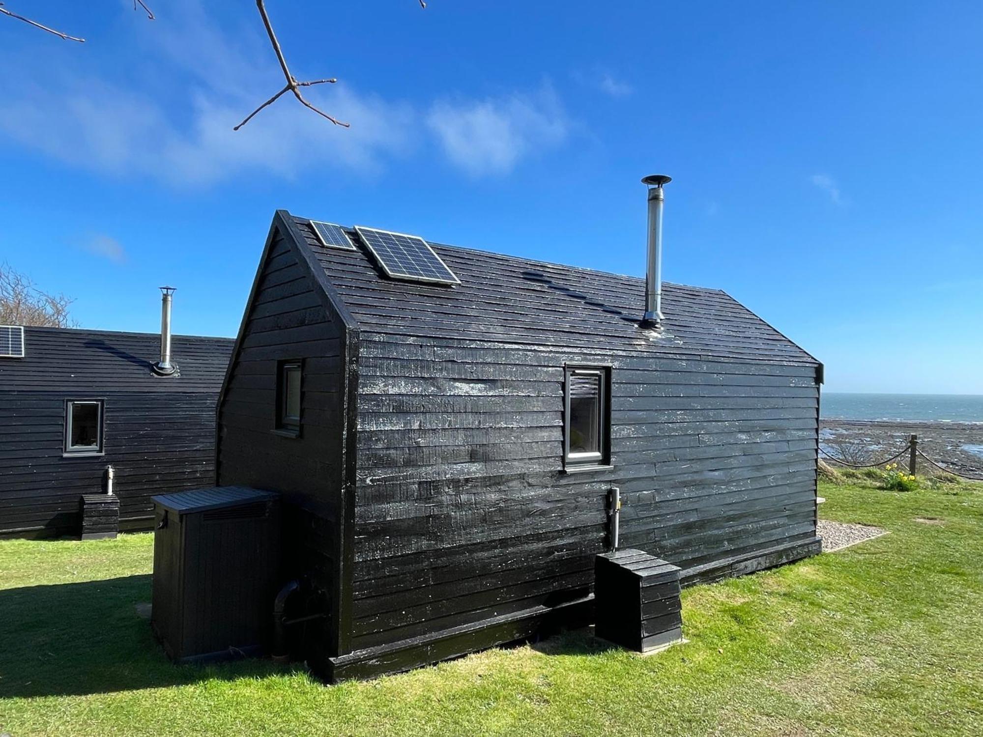 St Oswald Beach Hut 阿尔恩茅斯 外观 照片