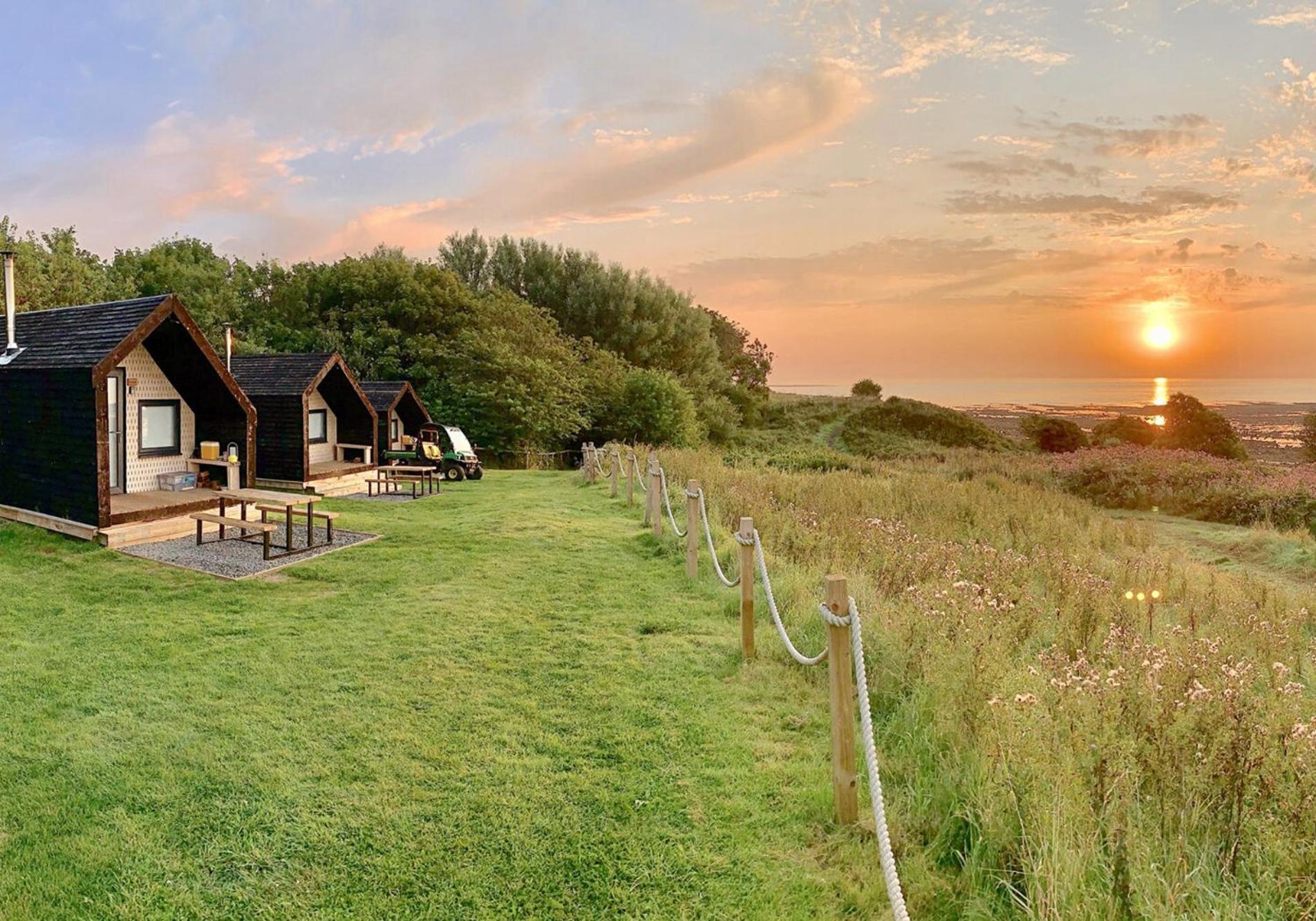 St Oswald Beach Hut 阿尔恩茅斯 外观 照片